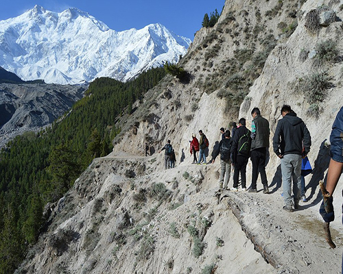 1200px-going_to_a_beautiful_track_forward_to_nanga_parbat