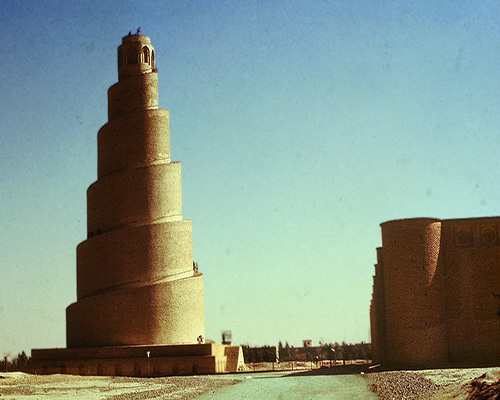 سامراء_Samarra-Wielki_Meczet_ze_spiralnym_minaretem_-_panoramio